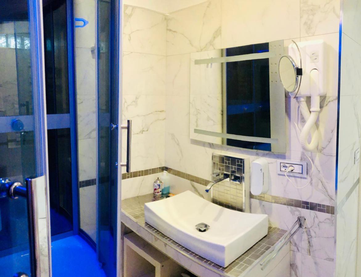 רומא Parisa Suite מראה חיצוני תמונה